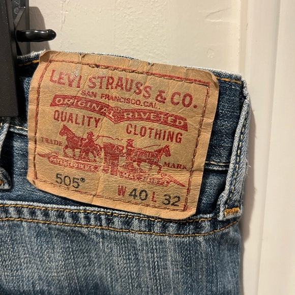 Levi's Classic Straight Men's Jeans in Light Blue - Picture 4 of 4